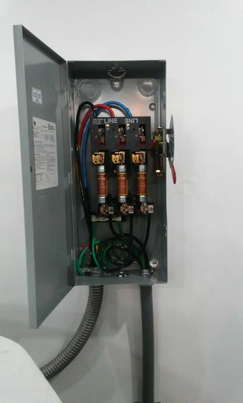Three-phase disconnect switch installed for Smoke Detector Installation in Murray